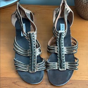 Steve Madden ZIP Back Sandals! Ships Fast!